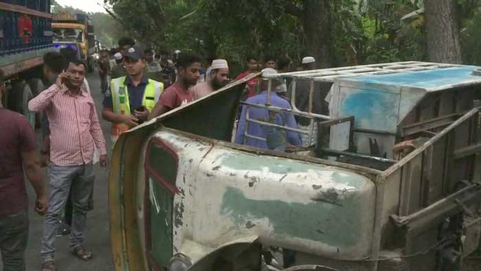 বাগেরহাটে সড়ক দুর্ঘটনায় নিহত ২