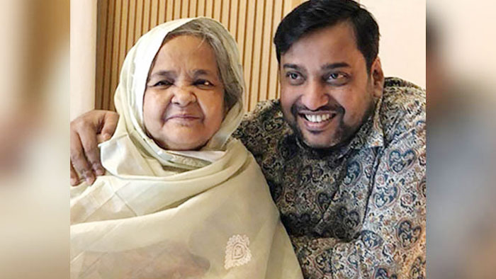 আজ সম্রাটের মায়ের সংবাদ সম্মেলন