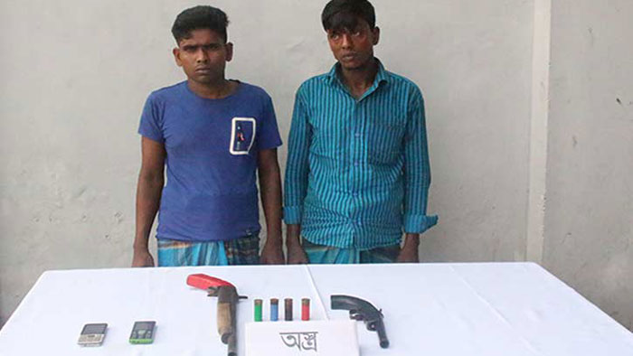 লক্ষ্মীপুরে ২ ডাকাত গ্রেপ্তার : এলজি ও কার্তুজ উদ্ধার