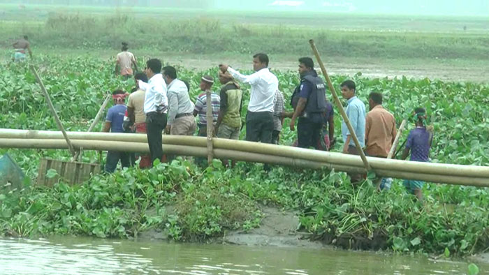 কসবায় অবৈধভাবে বালু উত্তোলনের বিরুদ্ধে প্রশাসনের অভিযান