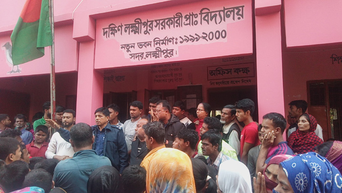 লক্ষ্মীপুরে শিক্ষিকার হাতে অভিভাবক লাঞ্ছিত!