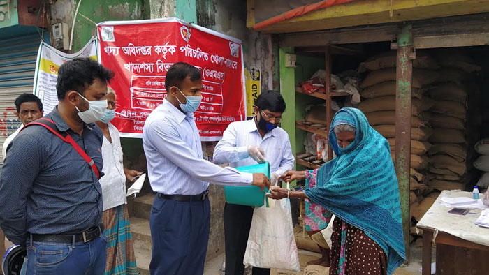 বাগেরহাটে খোলা বাজারে ১০ টাকা দরে চাল বিক্রি শুরু