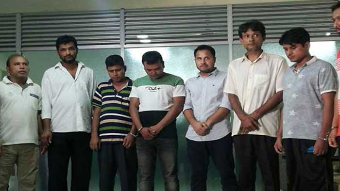 প্রশ্নফাঁস করে যারা কোটিপতি