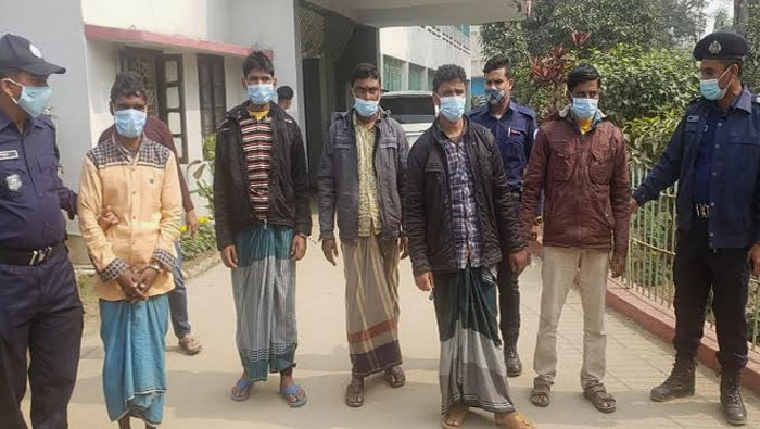 গৃহবধু বিবস্ত্র নির্যাতনের ভিডিও ভাইরাল, গ্রেফতার ৫