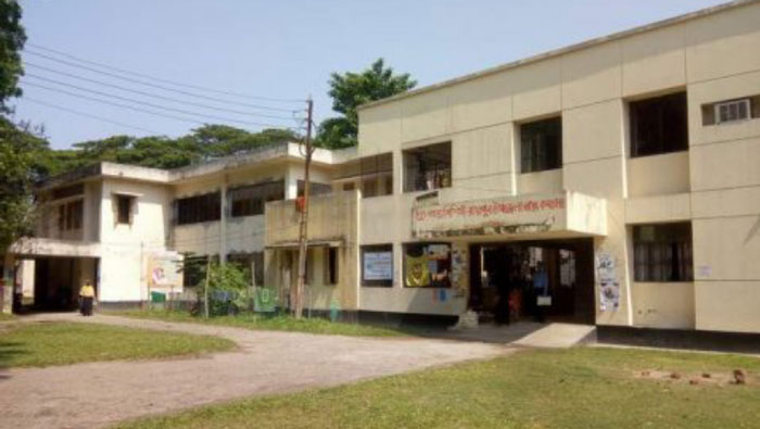 উপজেলা স্বাস্থ্য কমপ্লেক্সে টাকা ছাড়া মিলছেনা চিকিৎসা সেবা!