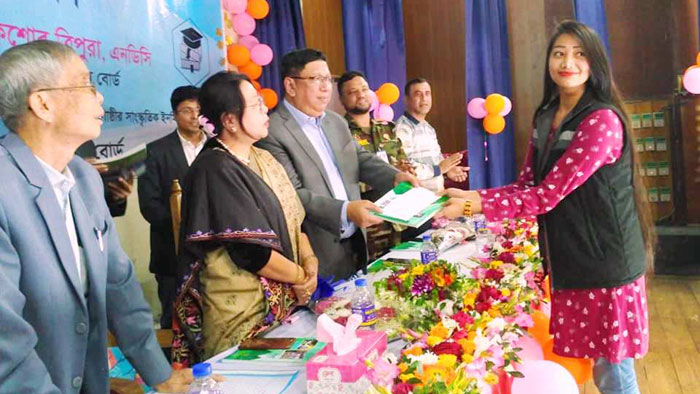 খাগড়াছড়িতে পার্বত্য চট্টগ্রাম উন্নয়ন বোর্ডের শিক্ষাবৃত্তি প্রদান