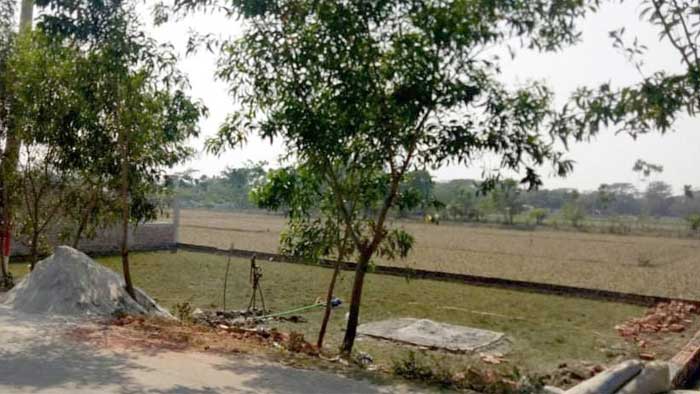 কুয়াকাটায় জোর-জবরদস্তি করে অন্যের জমি দখলের অপচেষ্টা