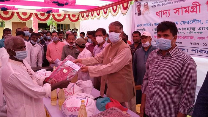 হরিরামপুরে জেলা পরিষদের খাদ্যসামগ্রীর বিতরণ&nbsp;