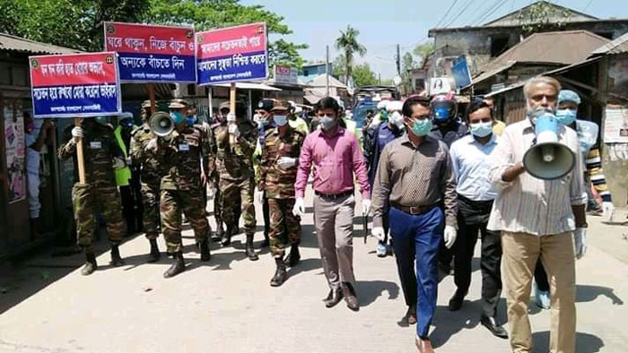 রায়পুরায় উপজেলা প্রশাসন ও সেনাবাহিনীর যৌথ অভিযান