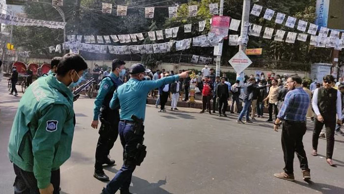 চসিক নির্বাচন: সংঘর্ষে ছেলের নিহতের খবর শুনে মারা গেলেন মা