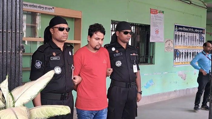 ফরিদপুরে সেফটি ট্যাংক থেকে গৃহবধুর লাশ উদ্ধারের ঘটনায় প্রধান আসামী গ্রেফতার