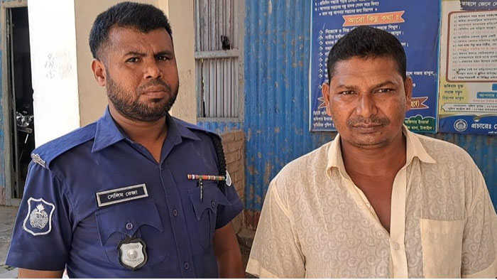 ঘাটাইলে প্রধানমন্ত্রীকে নিয়ে আপত্তিকর ছবি পোষ্ট দেয়ায় বিএনপি কর্মী আটক