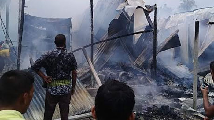 বালিয়াকান্দিতে অগ্নিকাণ্ডে ৭টি ঘর পুড়ে ছাই