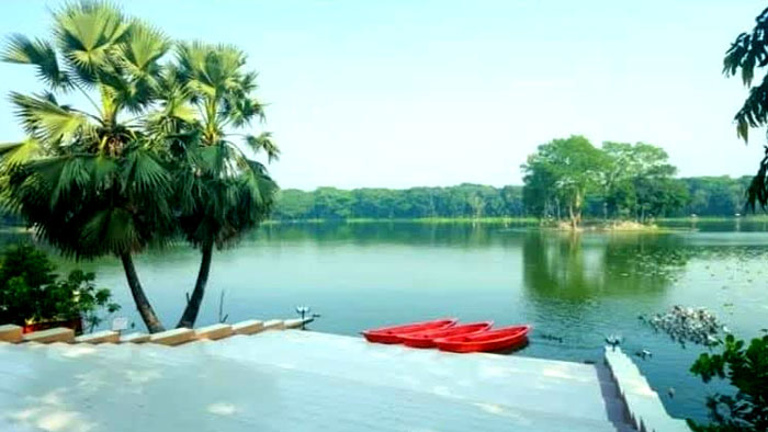 পর্যটক বাড়াতে পূর্বের রুপে ফিরছে বরিশালের দুর্গাসাগর