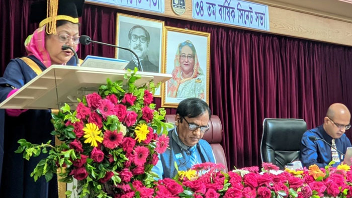 ছাত্রী হেনস্তাকারীদের আজীবন বহিষ্কার: চবি উপাচার্য