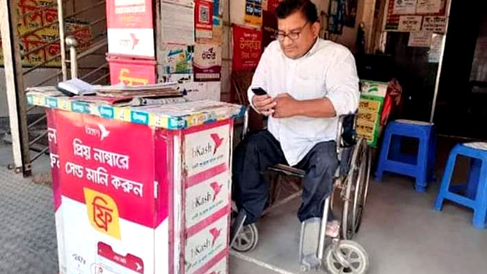 শারীরিক প্রতিবন্ধকতাকে পেছনে ফেলে সফল ব্যবসায়ী জুবায়ের