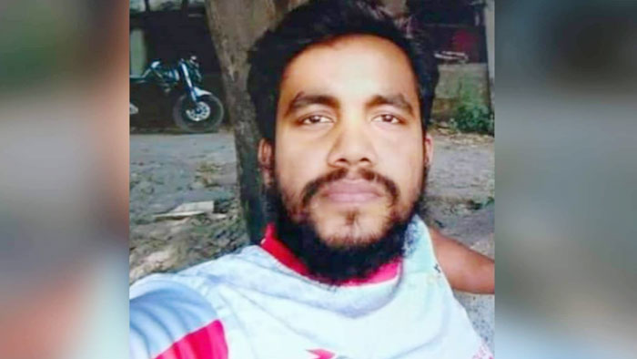 কুয়াকাটা সৈকতে গোসলে নেমে পর্যটক নিখোঁজ