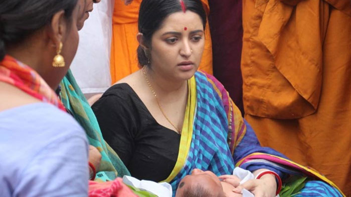 এবার লন্ডনে প্রদর্শিত হচ্ছে পরী মণির &lsquo;মা&rsquo;