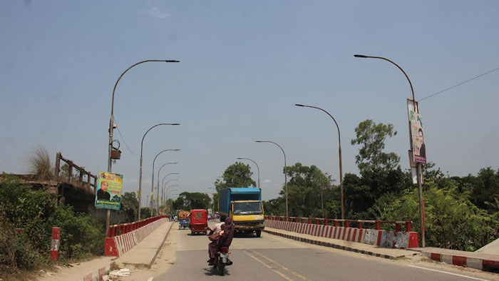 মির্জাপুরে সড়ক বাতি ১২৯টি, বিকল প্রায় ৯০টি