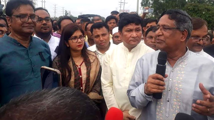 বিএনপি যতোই সন্ত্রাসী কর্মকাণ্ড করুক কোনো লাভ নাই: কৃষিমন্ত্রী রাজ্জাক