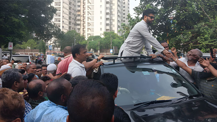 ৪৮ ঘণ্টার আল্টিমেটাম দিয়ে আন্দোলন স্থগিত করলেন ইশরাক