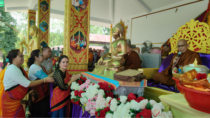 ধর্মপুর আর্য্য বন বিহারে বুদ্ধ মূর্তি দান করলেন জিরুনা ত্রিপুরা