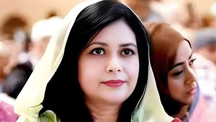 লন্ডনের উদ্দেশে রওনা দিয়েছেন জুবাইদা রহমান