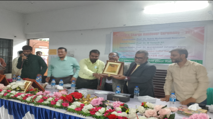 ইবি'র জিয়াউর রহমান হলের নতুন প্রভোস্টের দায়িত্ব গ্রহণ