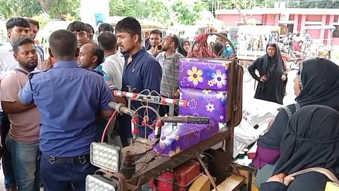 ফরিদপুরের ভাঙ্গায় পৃথক সড়ক দুর্ঘটনায় কলেজ ছাত্র ও ব্যাংক কর্মকর্তা সহ দুইজন নিহত