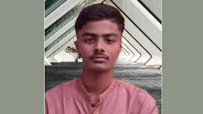 নোয়াখালীতে গাছ থেকে পড়ে কলেজ ছাত্রের মৃত্যু