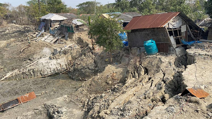 সুইচ গেট নির্মাণ কাজ শুরু, আতঙ্কে ৪০ পরিবার!
