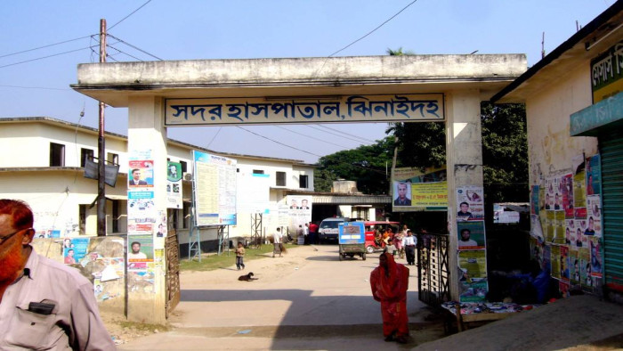 পিকআপ ভ্যানের ধাক্কায় প্রাণ গেল করিমন চালকের