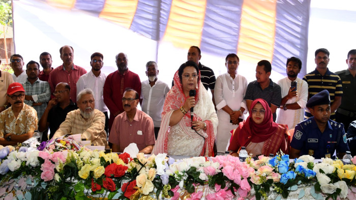 মানিকগঞ্জে সাম্প্রদায়িক সম্প্রীতি বজায় রেখে জনগণের সেবায় কাজ করতে হবে- খাদ্যমন্ত্রী