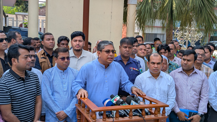 জুলাই স্মৃতিস্তম্ভের উদ্বোধনী অনুষ্ঠান নিয়ে বিরোধী দল ধোঁকাবাজি করেছে: মীর শাহে আলম