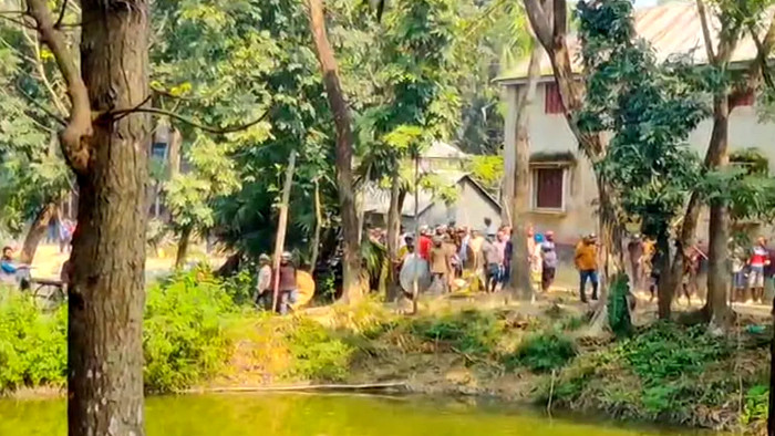 ফরিদপুরে দুই দল গ্রামবাসীর সংঘর্ষে আহত ২০