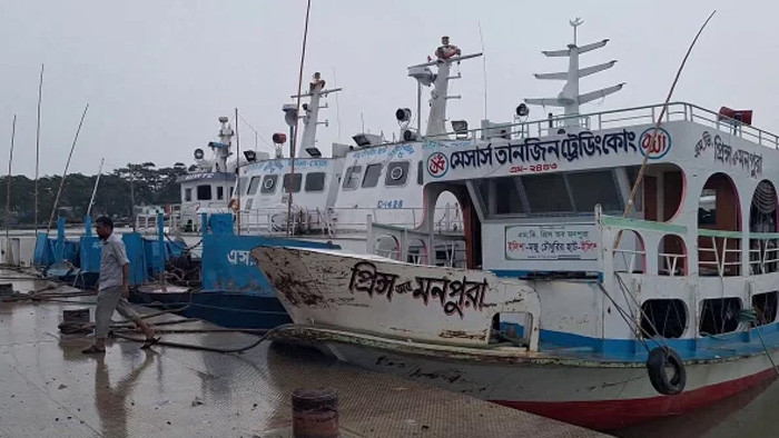 লক্ষ্মীপুর ভোলা বরিশাল রুটে নৌযান চলা বন্ধ