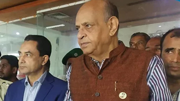 গাজীপুরে গ্যাস সিলিন্ডার বিস্ফোরণে দগ্ধ ৩২ জনের কেউ শঙ্কামুক্ত নয়: স্বাস্থ্যমন্ত্রী