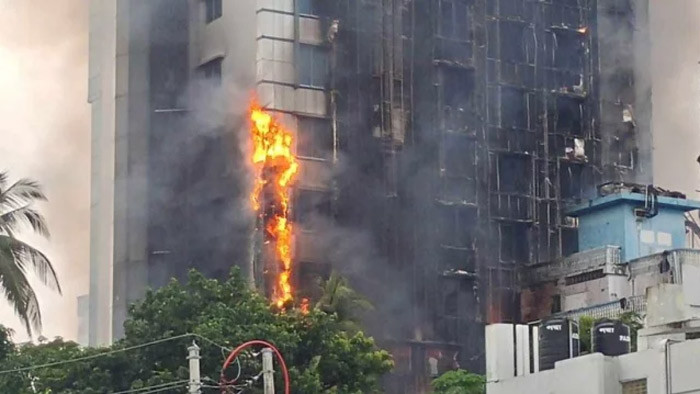 যশোরে শাহীন চাকলাদারের হোটেলে অগ্নিসংযোগ, নিহত বেড়ে ১৮
