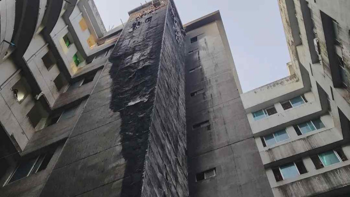 ময়মনসিংহ মেডিকেলে অগ্নিকাণ্ড, কারণ খুঁজতে ৫ সদস্যের তদন্ত কমিটি