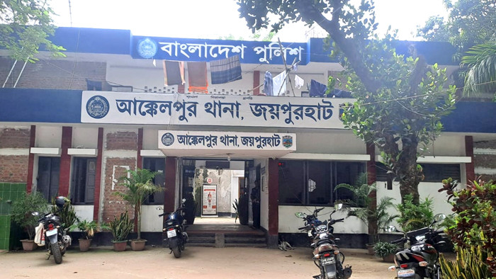 আক্কেলপুরে গৃহবধূকে ধর্ষণের চেষ্টা