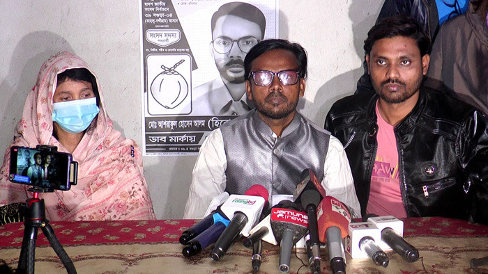 হিরো আলম নির্বাচনী প্রচারণায় হামলার শিকার