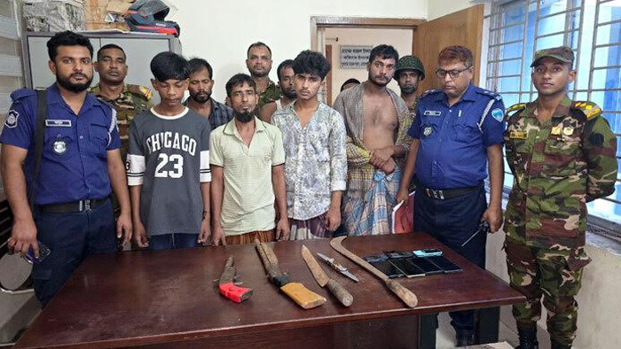 নোয়াখালীতে আগ্নেয়াস্ত্র নিয়ে টিকটক: যুবদল আহ্বায়কসহ গ্রেপ্তার-৫