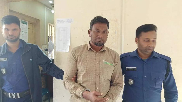 কালীগঞ্জে ঝামেলা মেটাতে গিয়ে কারাগারে চেয়ারম্যান
