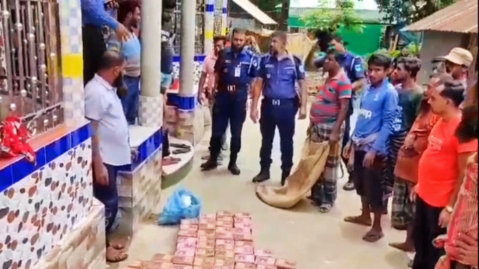 বাগেরহাটে ৬২ হাজার পিচ নকল বিড়ি জব্দ, ১ লক্ষ টাকা জরিমানা