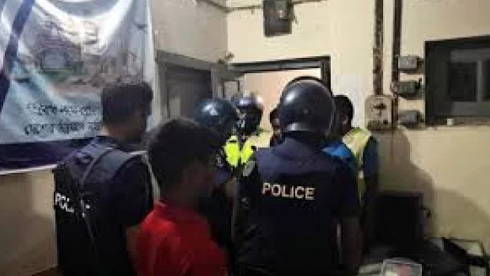 বান্দরবানের রুমায় সোনালী ব্যাংক লুট, ম্যানেজারকে অপহরণ