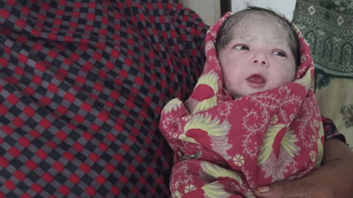 বরিশালে মা হলেন ধর্ষিতা স্কুল ছাত্রী, সন্তানের স্বীকৃতি দিতে নারাজ ধর্ষক!