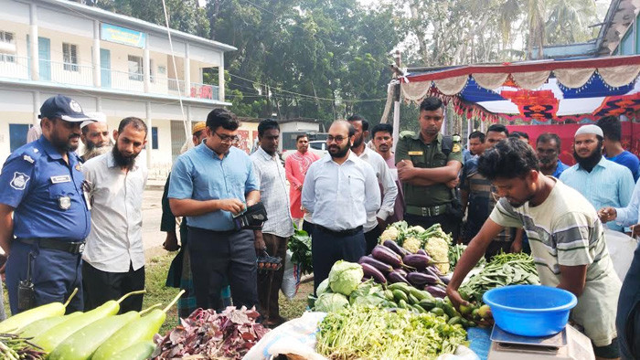 রাজাপুরে চালু হলো কৃষকের পন্যে ভোক্তার বাজার স্বস্তি