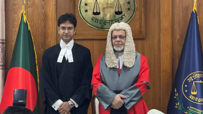 হাইকোর্টের স্থায়ী বিচারপতি হিসেবে শপথ নিলেন দেবাশীষ রায়