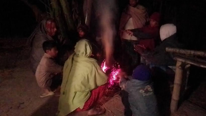 বিরামপুরে কনকনে শীতে জনজবীবন বিপন্ন