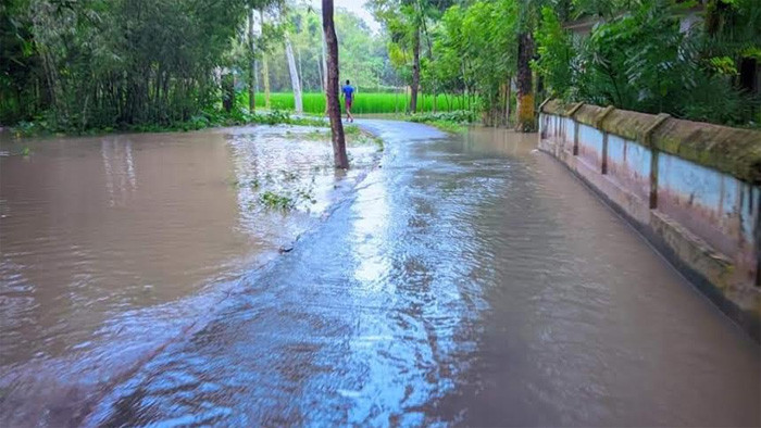হু হু করে বাড়ছে তিস্তার পানি, ভয়াবহ বন্যার শঙ্কা